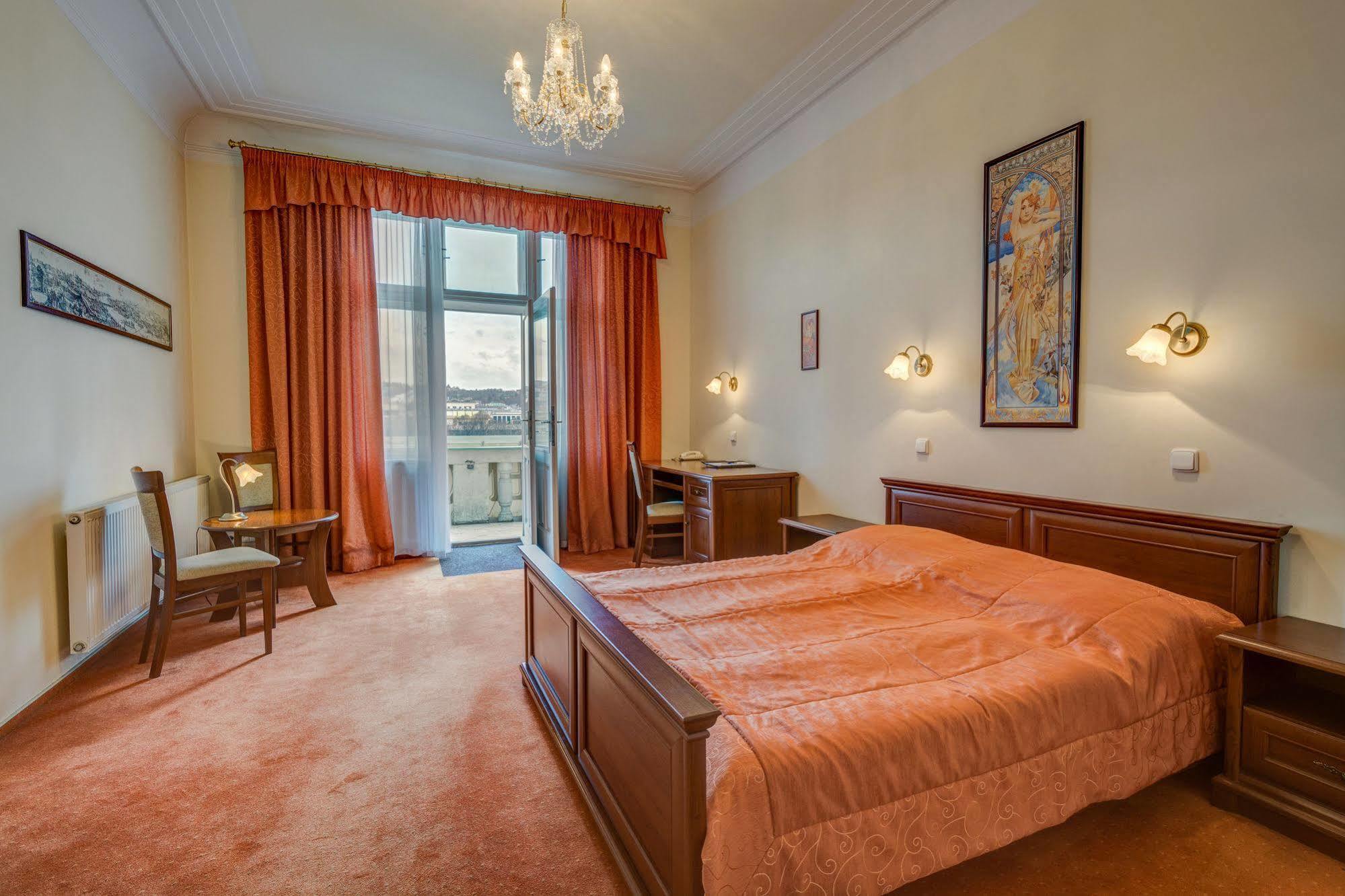 Hotel & Residence Royal Standard Prag Exteriör bild