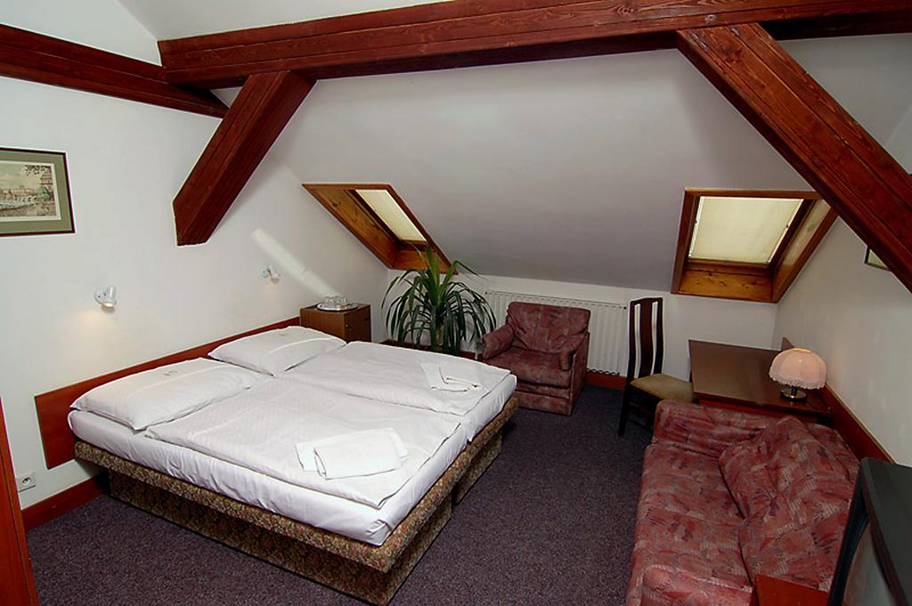 Hotel & Residence Royal Standard Prag Rum bild