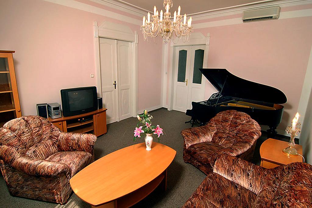 Hotel & Residence Royal Standard Prag Rum bild