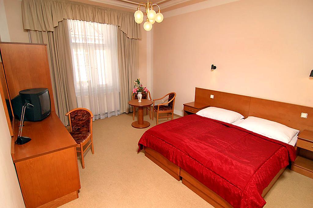 Hotel & Residence Royal Standard Prag Rum bild