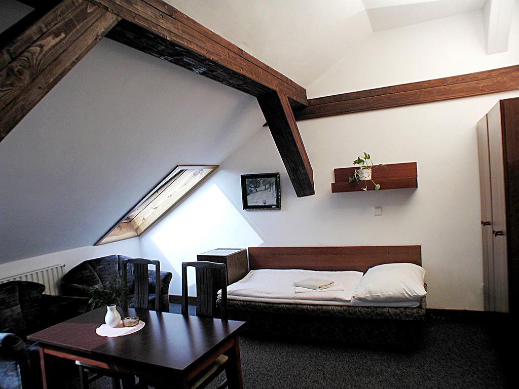 Hotel & Residence Royal Standard Prag Rum bild